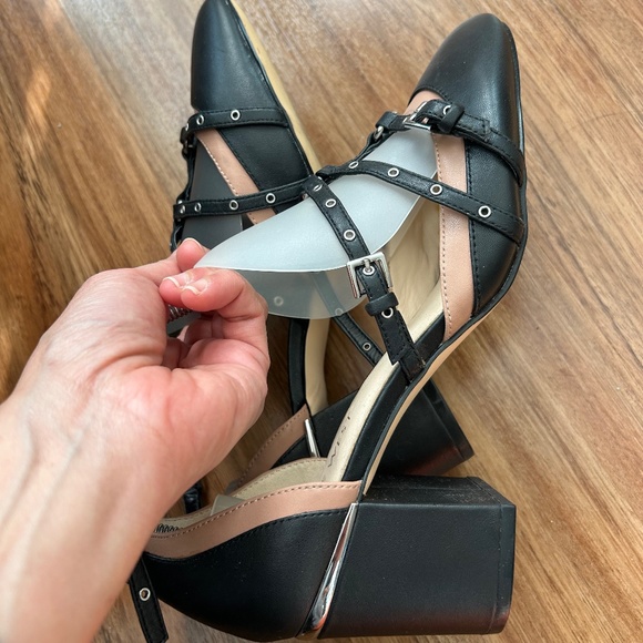 Nine West size 7.5 - Picture 1 of 7